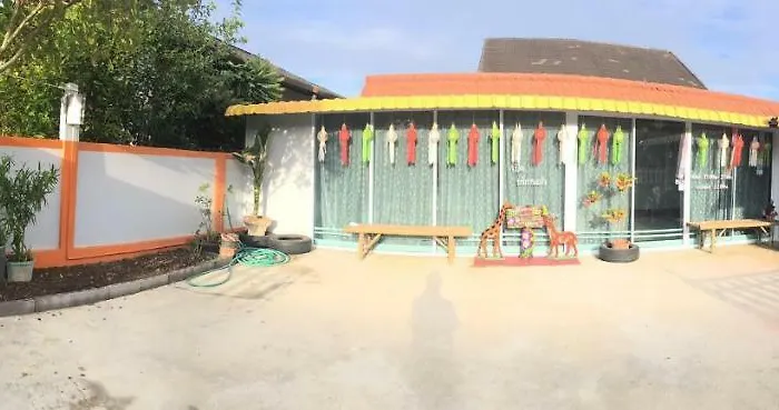 ゲストハウス บ้านมีสุข Happy House バンコク都