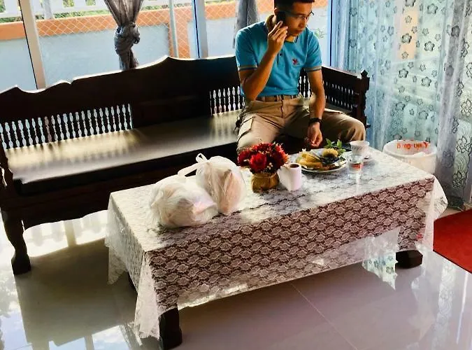 ゲストハウス บ้านมีสุข Happy House バンコク都