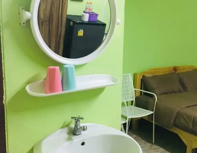บ้านมีสุข Happy House ゲストハウス バンコク都